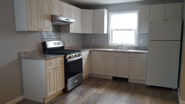 15 Montrose St in Everett, MA - Building Photo - Building Photo