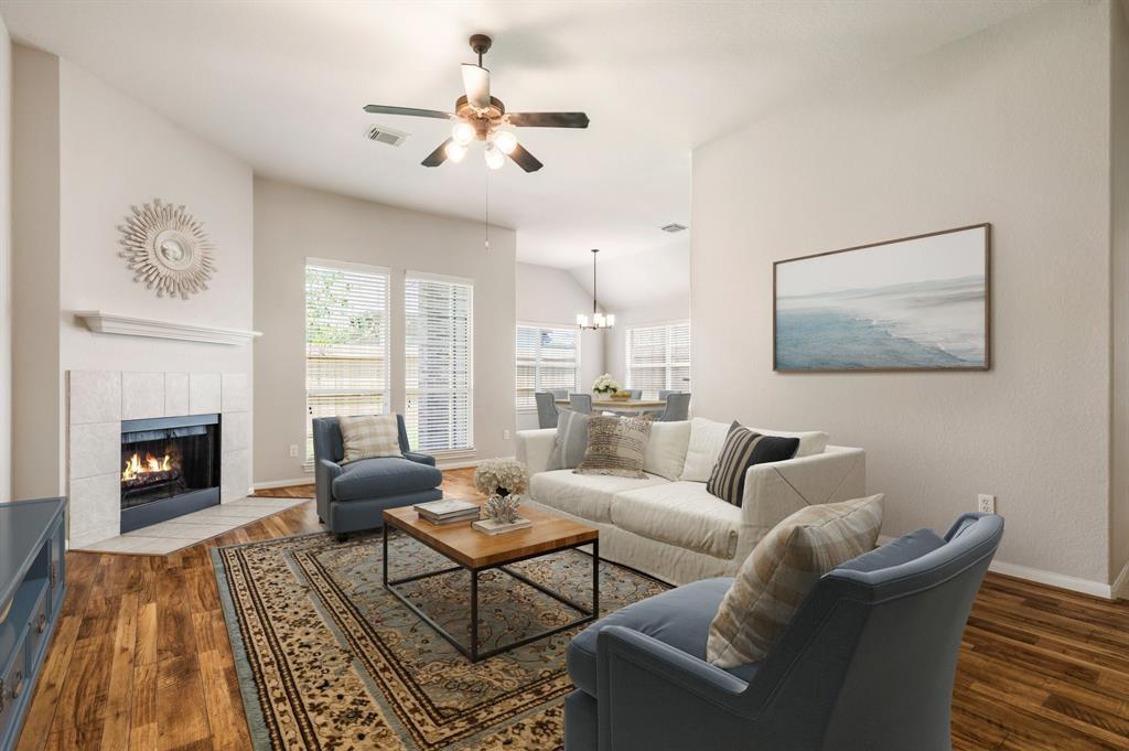 12714 Lakeshore Dr in Montgomery, TX - Building Photo