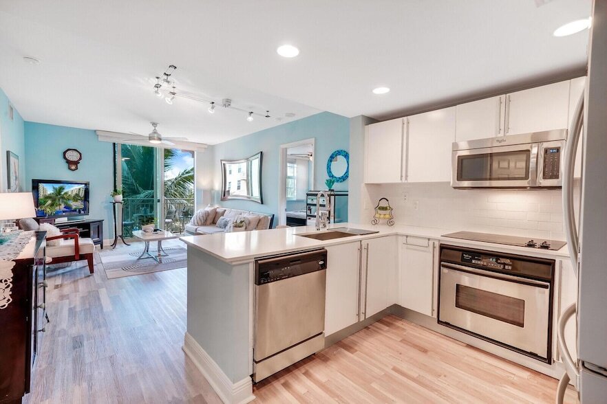610 Clematis St in West Palm Beach, FL - Building Photo
