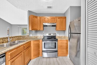 3473 NW 44th St in Lauderdale Lakes, FL - Building Photo - Building Photo