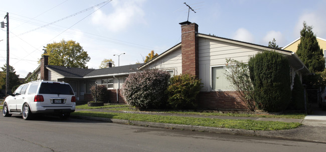 3423-3433 SE 78th Ave in Portland, OR - Building Photo - Building Photo