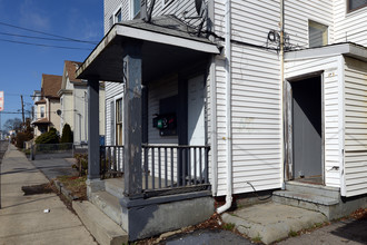 227 Belmont St in Brockton, MA - Building Photo - Building Photo