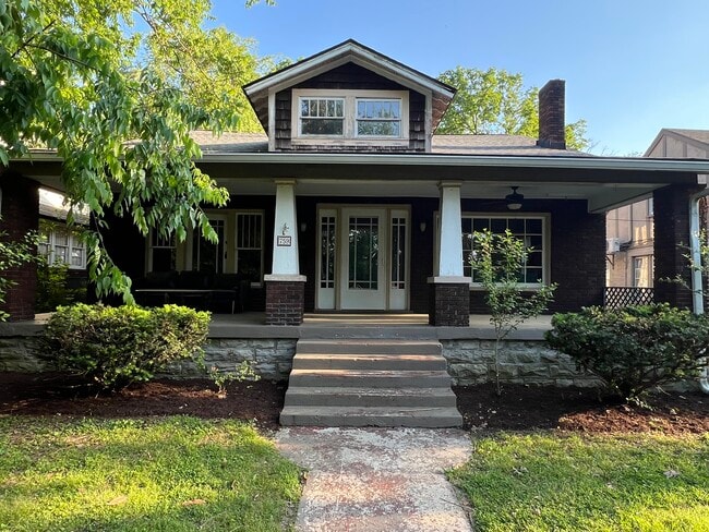 property at 759 Roycroft Pl