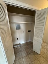 8 Orleans Ct in Greenville, SC - Foto de edificio - Building Photo