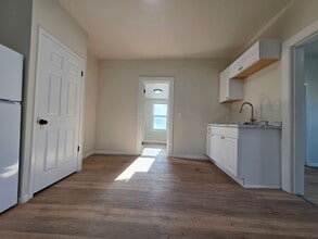 210 S Maple Ave in Green Bay, WI - Building Photo - Building Photo