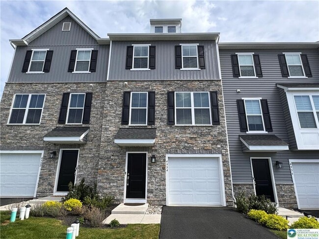 4934 Brookside Ct in Coopersburg, PA - Building Photo - Building Photo