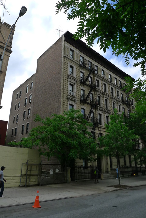 2 Saint Nicholas Pl in New York, NY - Building Photo