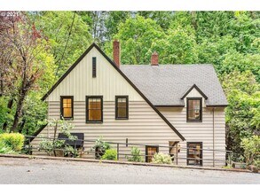 44 NW MacLeay Blvd in Portland, OR - Building Photo - Building Photo
