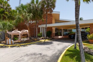 18335 Collins Ave in North Miami Beach, FL - Building Photo