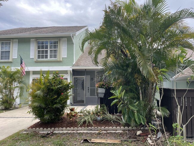 1325 SE Rivergreen Cir in Port St. Lucie, FL - Building Photo - Building Photo