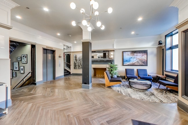 735 Taylor