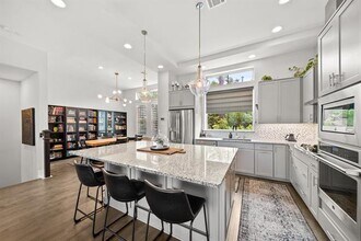 1844 Stevens Bluff Ln in Dallas, TX - Building Photo - Building Photo