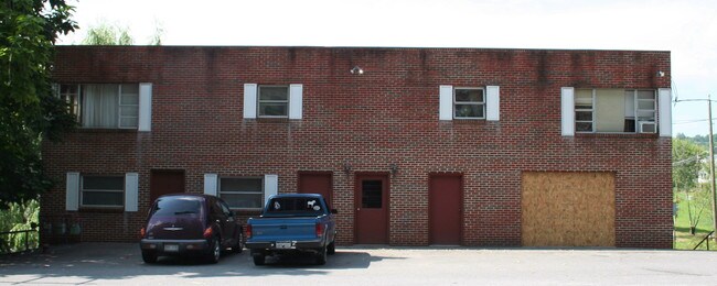 293 Athens Rd in Princeton, WV - Building Photo - Building Photo