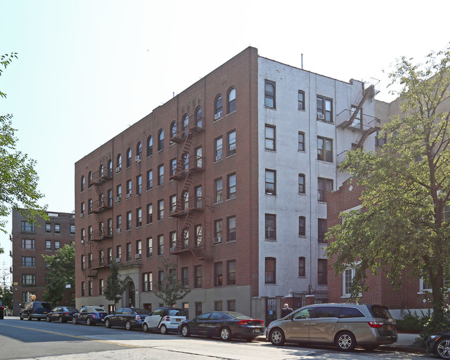 49-57 Seaman Ave in New York, NY - Building Photo - Building Photo