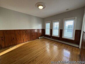 76 Hano St in Boston, MA - Building Photo - Building Photo