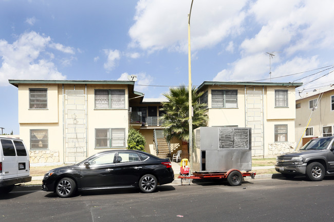 20633 Hartland St in Winnetka, CA - Building Photo - Building Photo