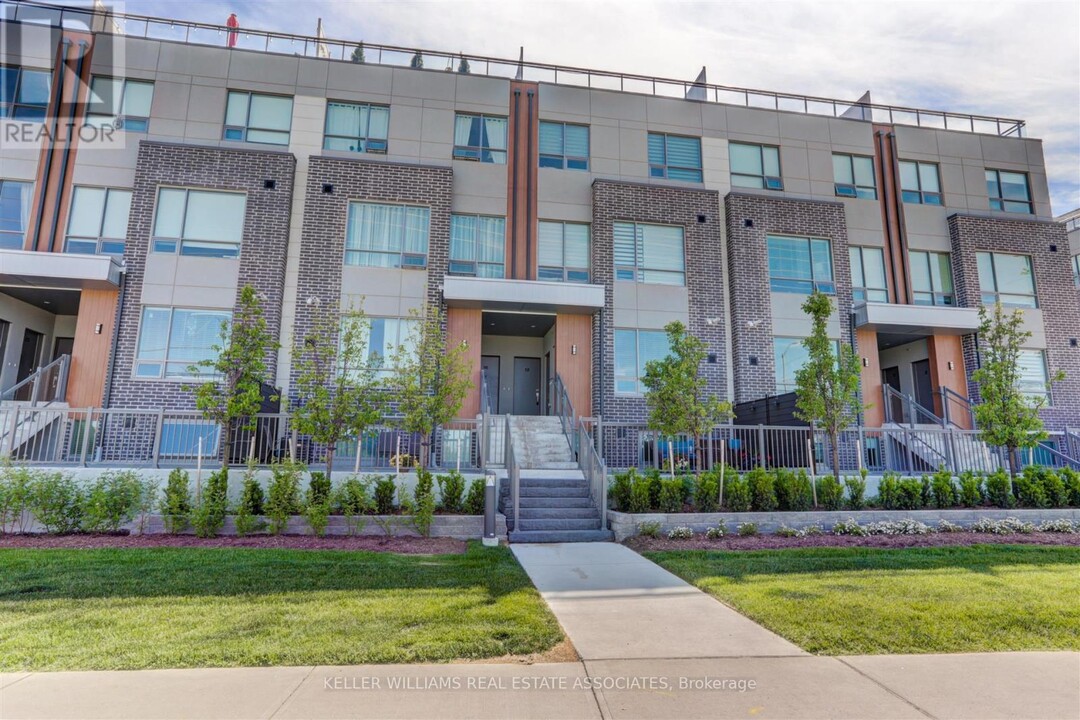 1238-1238 Cawthra Rd in Mississauga, ON - Building Photo