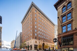 Le Themis in Montréal, QC - Building Photo