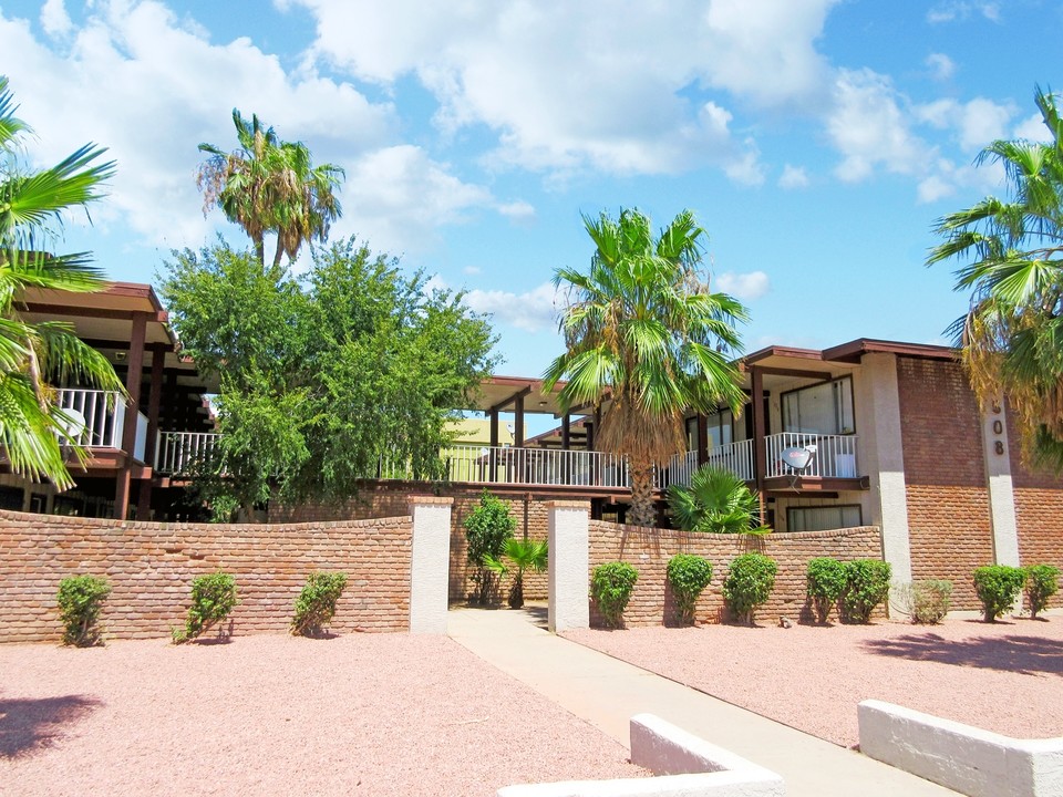 Twelve Palms Apartments in Phoenix, AZ - Foto de edificio