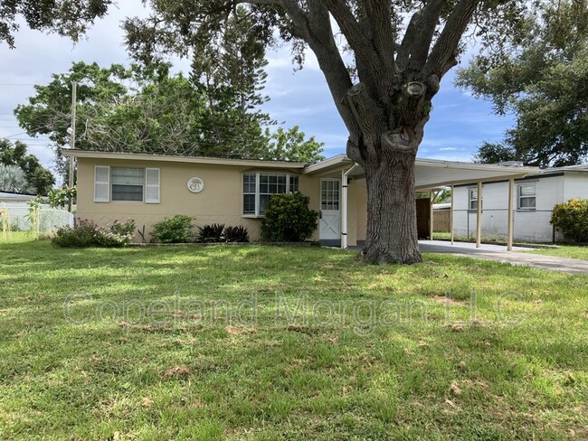 10162 115th Ave N in Largo, FL - Building Photo - Building Photo