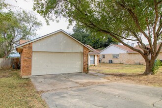 3501 Turnabout Loop in Schertz, TX - Foto de edificio - Building Photo