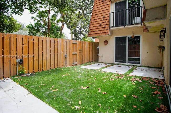 2161 Orange Grove Dr in Davie, FL - Building Photo - Building Photo