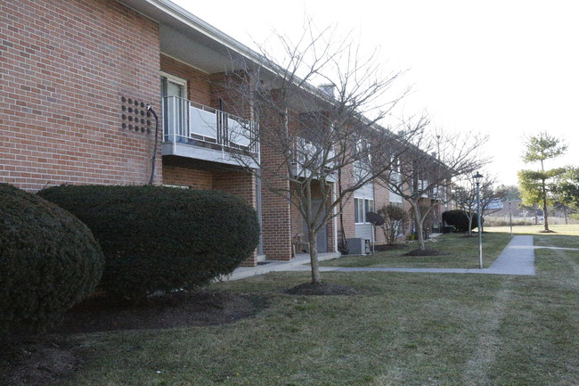 Fairlawn Gardens in Martinsburg, WV - Building Photo - Building Photo