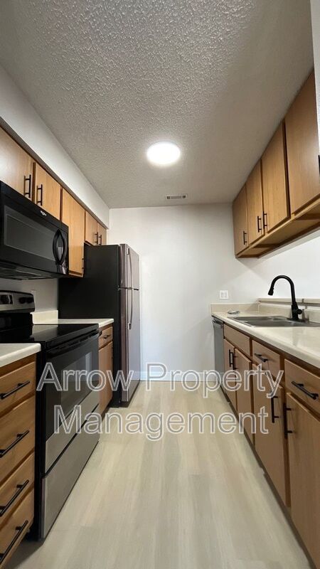 2340 N 44th St in Lincoln, NE - Building Photo - Building Photo