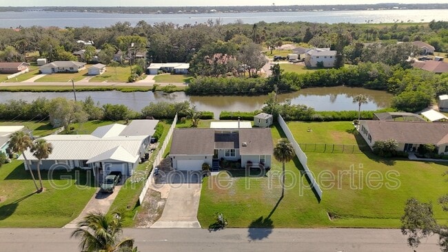 property at 354 5th St Ct E