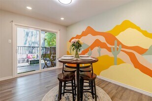 6915 10 Oaks Cir in Austin, TX - Building Photo