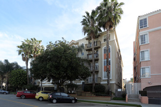 328 Cloverdale Ave in Los Angeles, CA - Building Photo - Building Photo