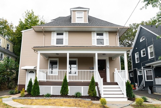 158 Valley Rd, Unit Unit 2 in Montclair, NJ - Building Photo - Building Photo