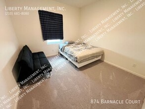 874 Barnacle Ct in Adkins, TX - Building Photo - Building Photo