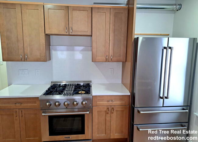 194 Cedar St, Unit 1
