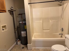 118 8th Dr NE in New Philadelphia, OH - Building Photo - Building Photo