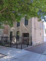 1427 N Elk Grove Ave, Unit 1 in Chicago, IL - Building Photo