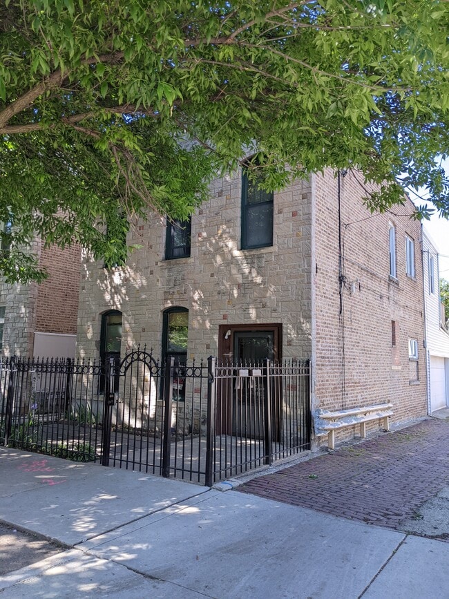 1427 N Elk Grove Ave, Unit 1