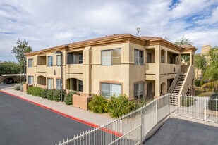 Villa Real in Tempe, AZ - Building Photo