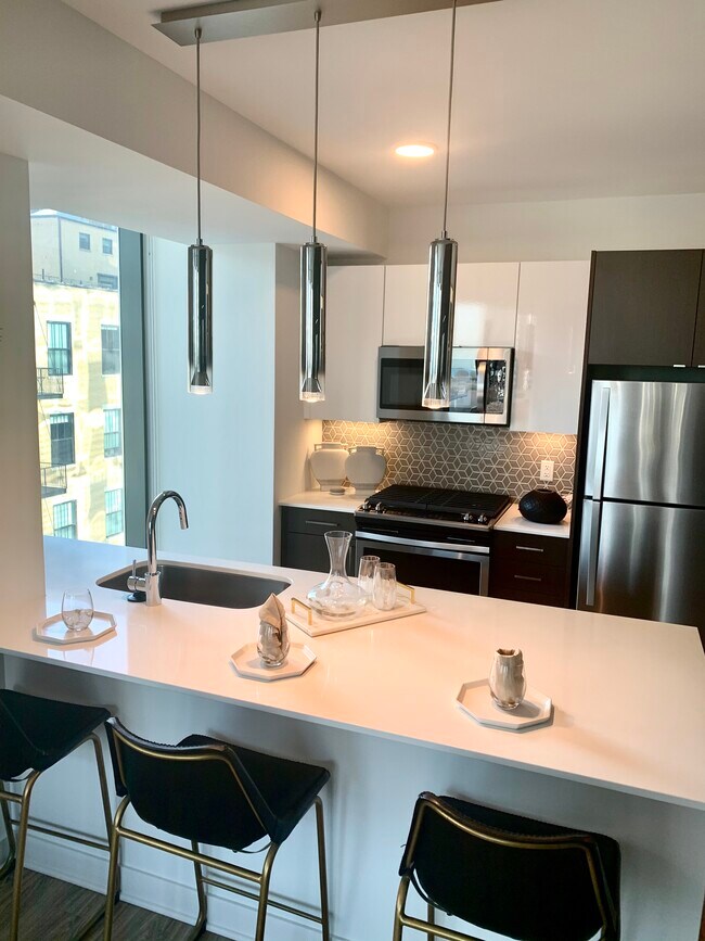 1319 S Michigan Ave Apartments and Nearby Chicago Apartments For Rent