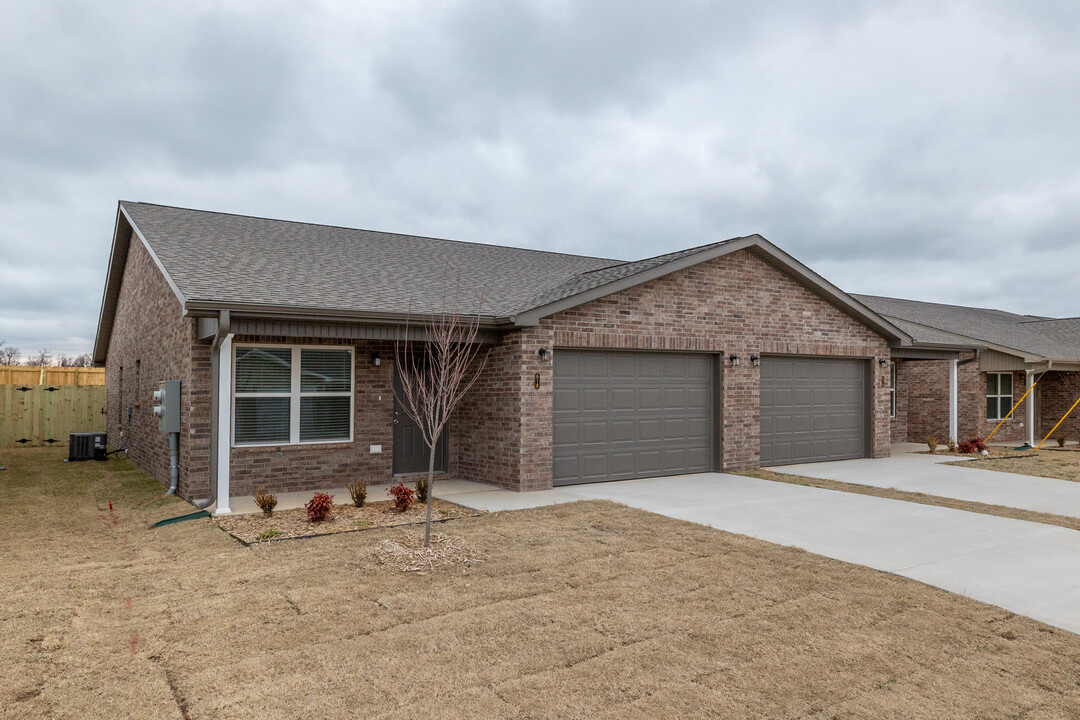 Mason Valley Townhomes in Bentonville, AR - Building Photo