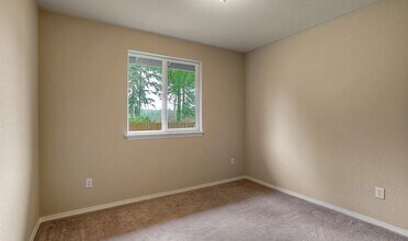 207 NE Nikki Ln in Belfair, WA - Building Photo - Building Photo