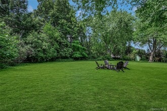 400 Town Creek Ln in Southold, NY - Building Photo - Building Photo