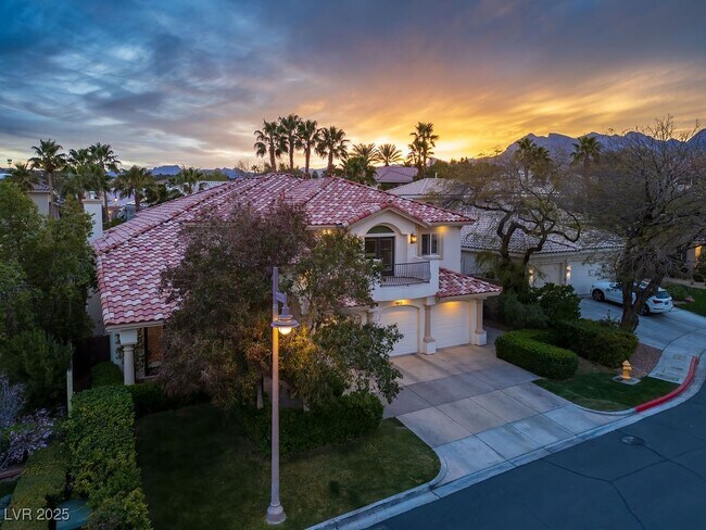 property at 9813 Edgeview Pl