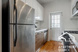 1212 W Foster Ave, Unit 2A in Chicago, IL - Foto de edificio - Building Photo