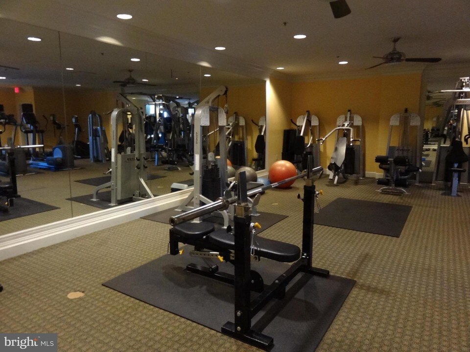 2655 Prosperity Ave-Unit -420 in Fairfax, VA - Building Photo