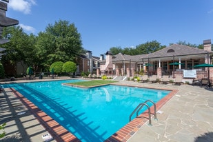 Raintree in Shreveport, LA - Building Photo