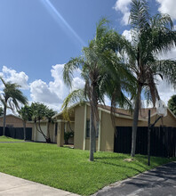 14813 SW 67th Ln in Miami, FL - Building Photo - Building Photo