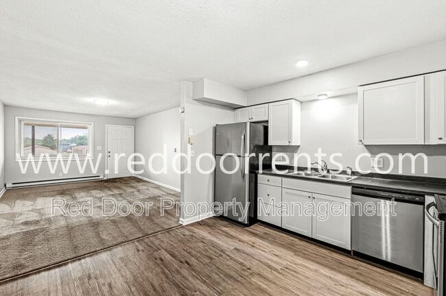 10301 Medallion Dr in Indianapolis, IN - Building Photo - Building Photo