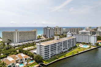 Penthouse Highlands in Highland Beach, FL - Building Photo - Building Photo