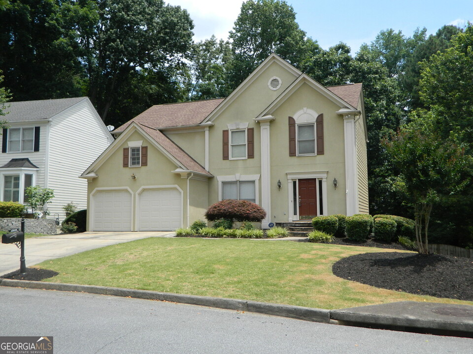 10885 Glenbarr Dr in Duluth, GA - Building Photo